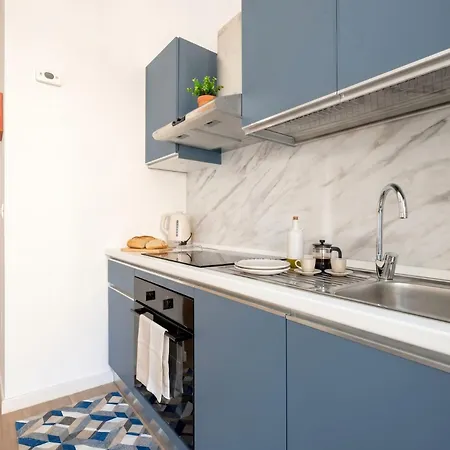 Lucia Italian 3* Bari