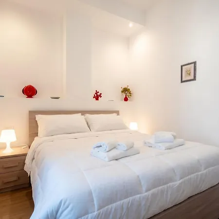 Lucia Italian 3* Bari